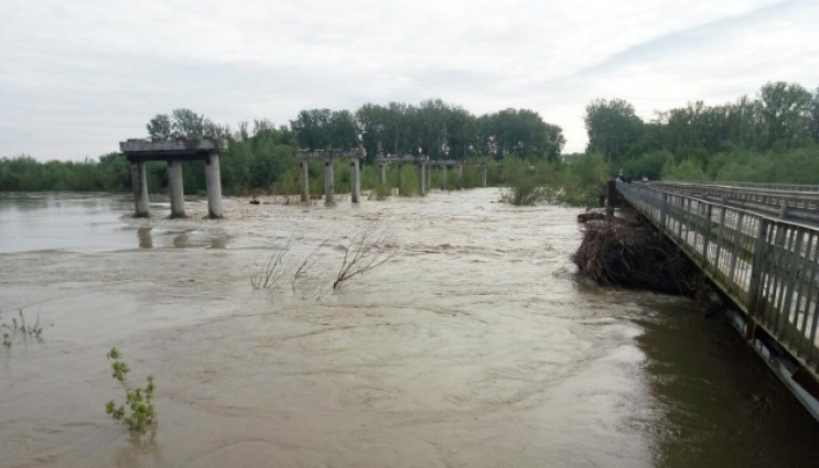 На Буковині через підйом води перекрили…