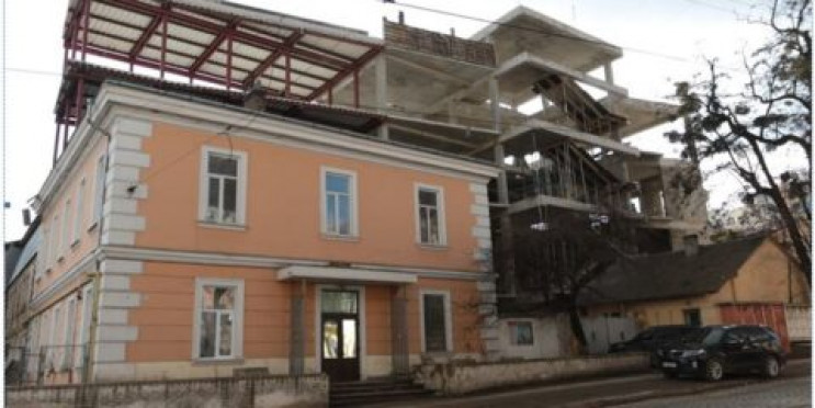 У Львові виник скандал з побудовою Центр…