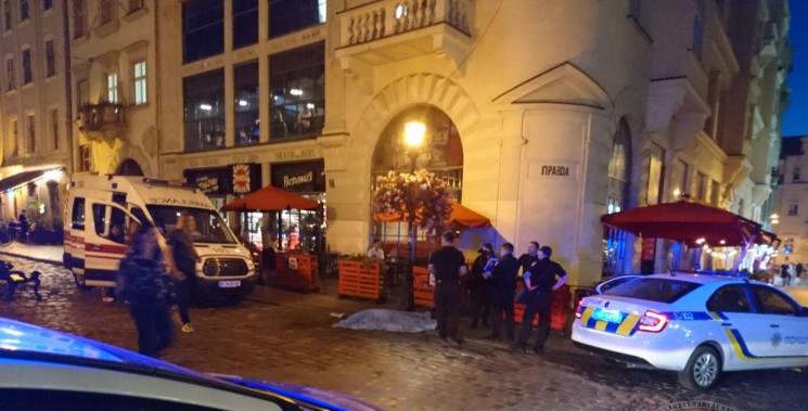 В центре Львова нашли тело возле популяр…