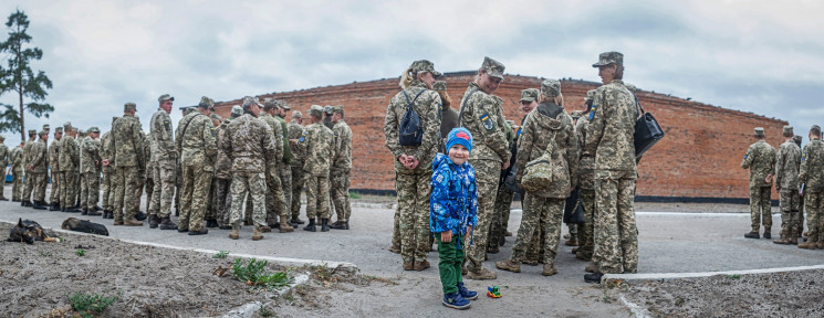Военные городки рядом с Днепром все еще…