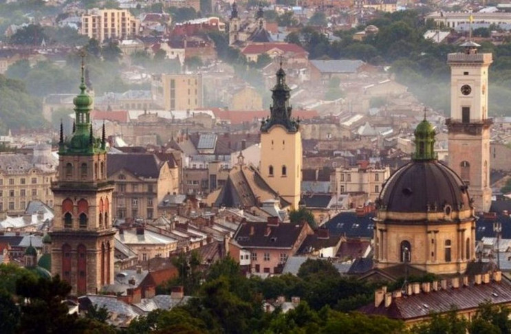 Як працюють дитсадки і школи Львова під…