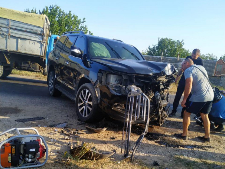 Как в Николаеве из разбитой машины "выре…