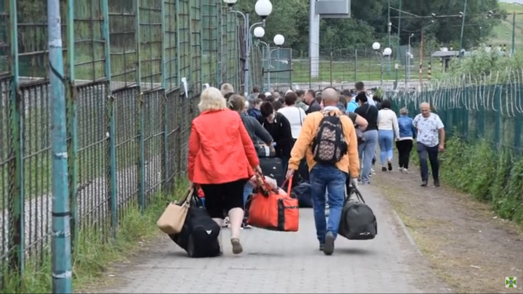 Мостиські митники позбавили зубів 33-річ…