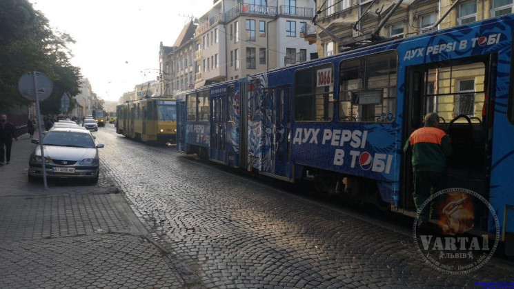 У Львові зупинився рух трамваїв (ФОТО)…