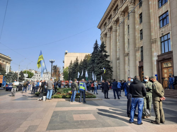 Хватит нас травить: В центре Харькова по…