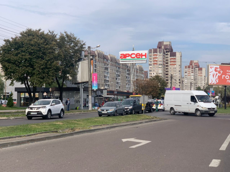 У Львові кілька автомобілів зіткнулися б…