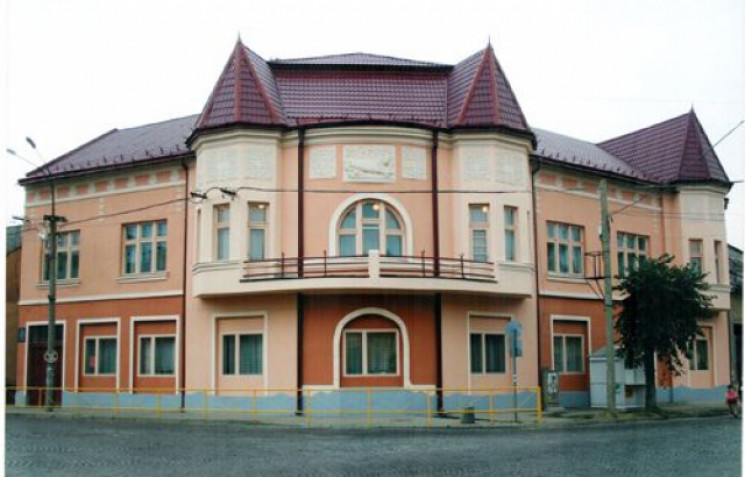 У Мукачеві ремонтують один корпусів школ…