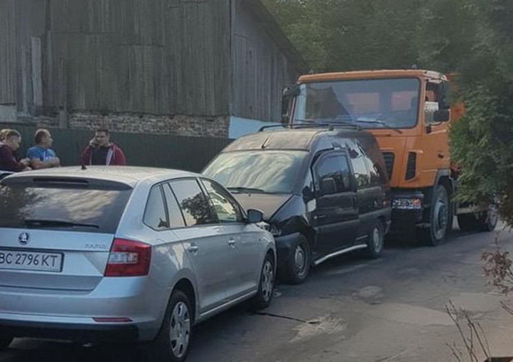 У Львові зіткнулися автомобілі (ФОТО)…