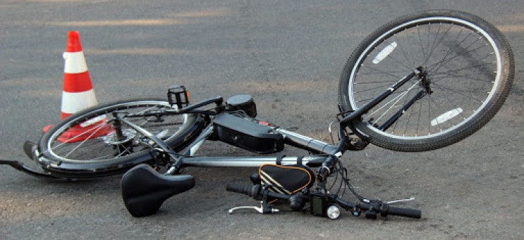 В Запорожье 15-летний велосипедист травм…