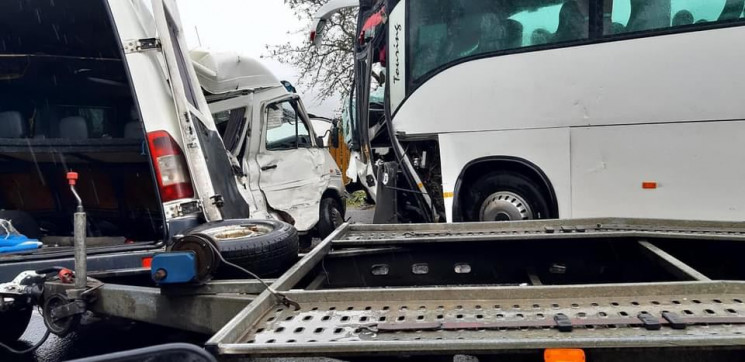 У Сколівському районі туристичний автобу…