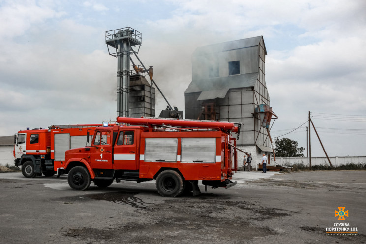 Знову на Тернопільщині горіла зерносушар…