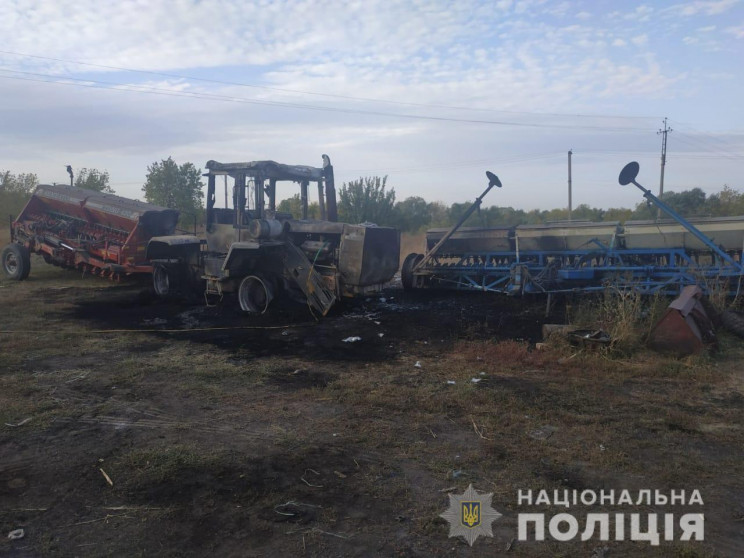 На Харківщині спалили фермерську техніку…