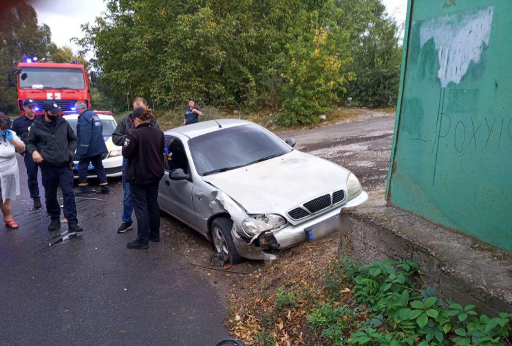 У Запоріжжі зіткнулися легковики, серед…