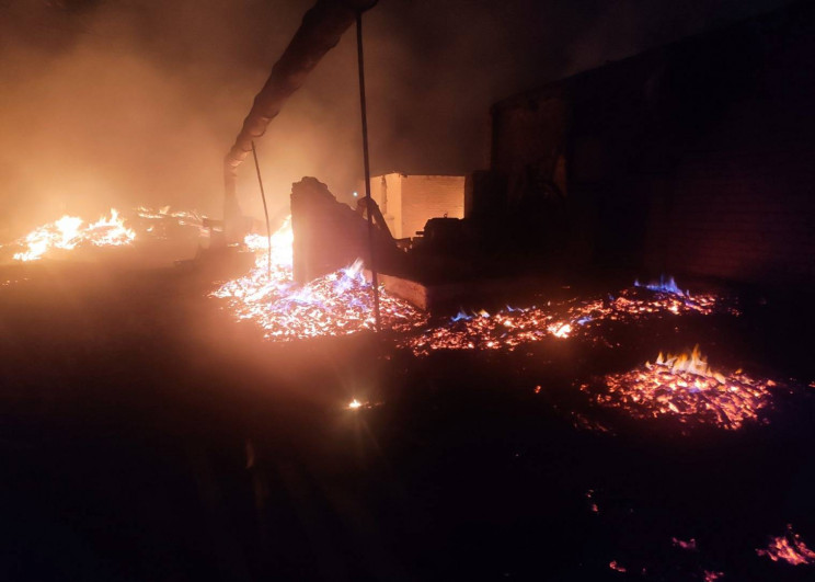 На Харьковщине сгорело деревообрабатываю…