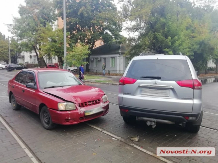 Водій госпіталізований: У Миколаєві зітк…