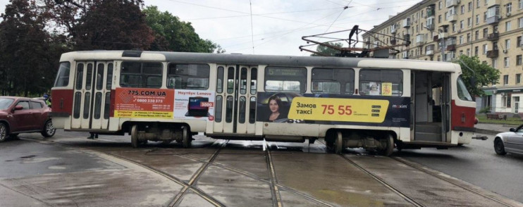В Одессе сошел с рельсов трамвай и повре…