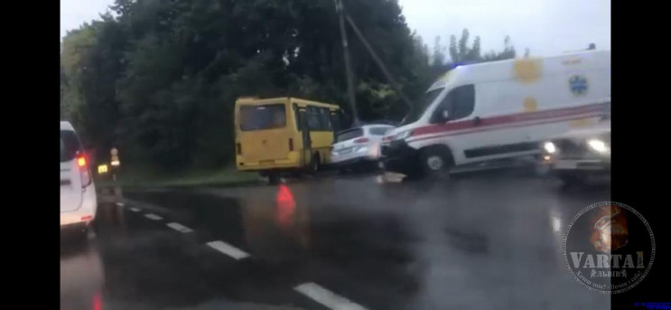 У Жовківському районі зіткнулися автомоб…