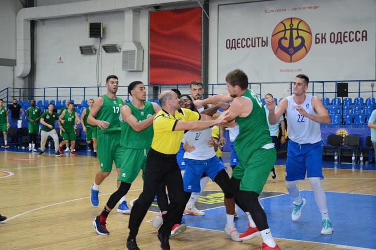 В українському баскетболі відбулася масо…