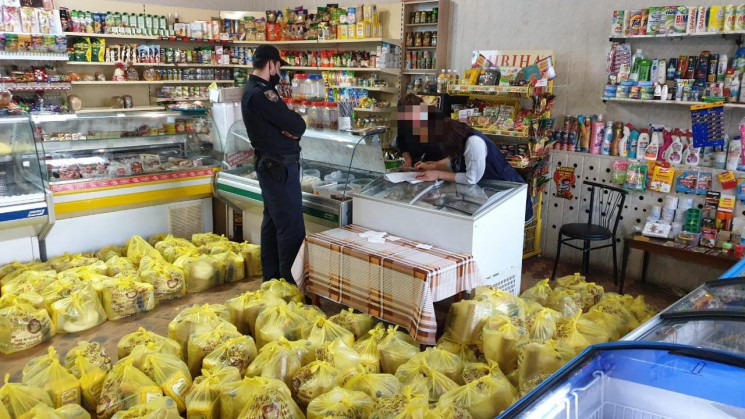 На Луганщине полиция поймала на подкупе…