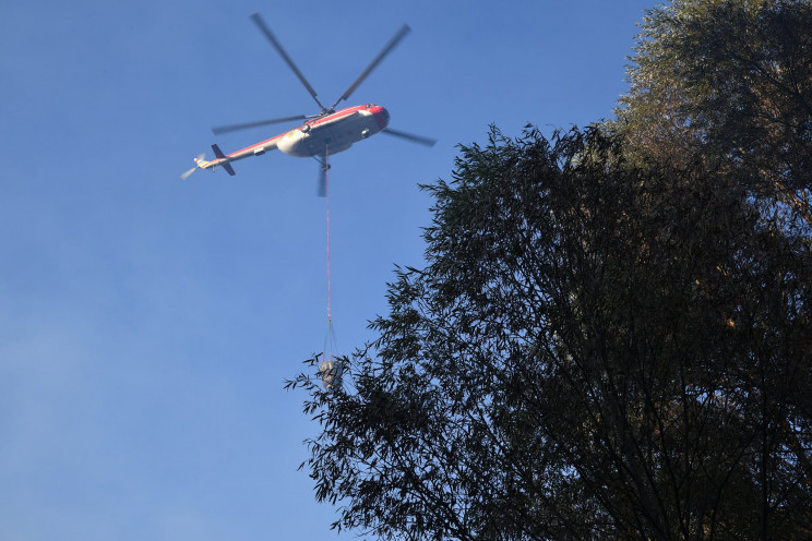 На Луганщині задіяли гелікоптери для гас…