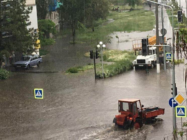 Українська Венеція: Горішні Плавні накри…