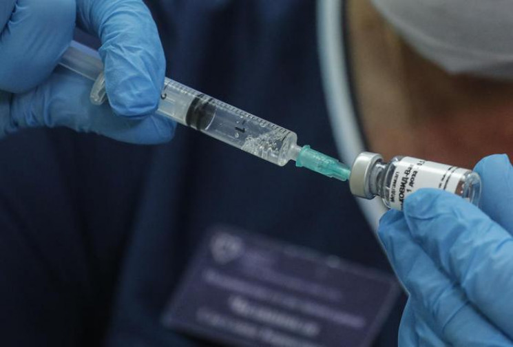 Российская вакцина, или Как Путин снял с…