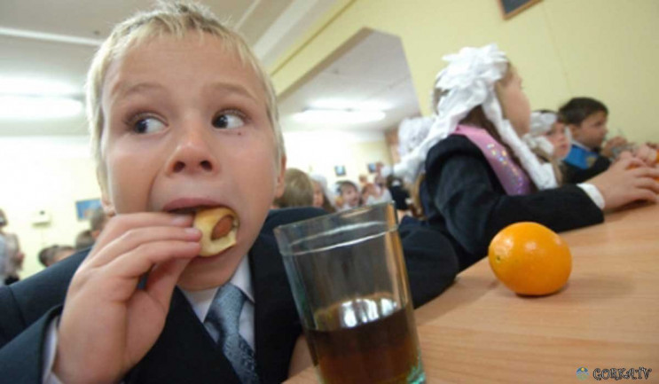 Дети питаются непонятно чем: В Харьковск…