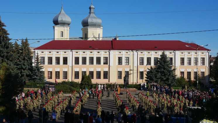 Майбутні захисники: У Тернополі 120 курс…