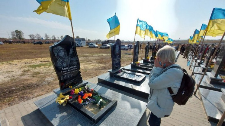 На Аллее Славы в Харькове установили 16…