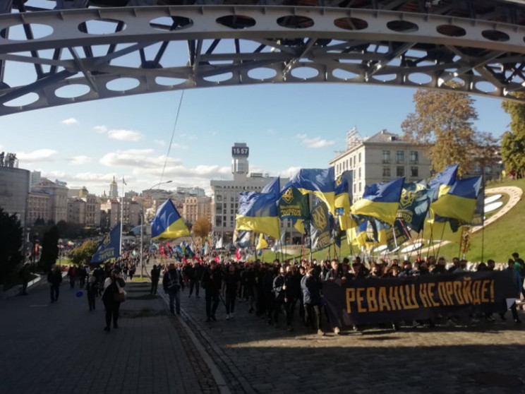 Як пов'язані марш УПА і перше питання в…