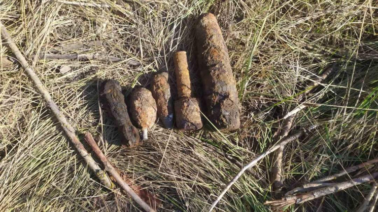 В трех районах Харьковщины нашли снаряды…