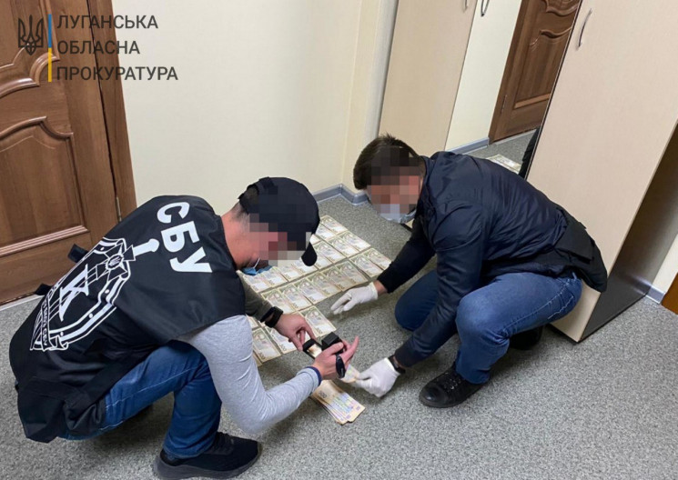 На Луганщині СБУ на хабарі затримала зас…