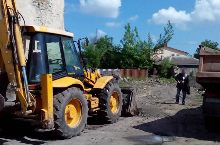 За фактом руйнування пам'ятки національн…