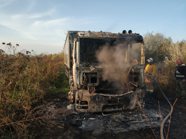 У Самбірському районі згоріла вантажівка…