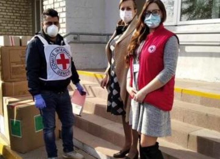 Красный Крест передал районным больницам…