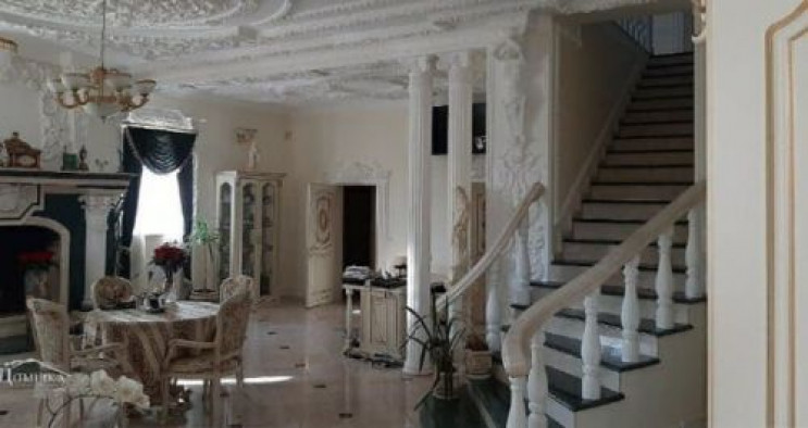 На Поділлі продають будинок вартістю май…