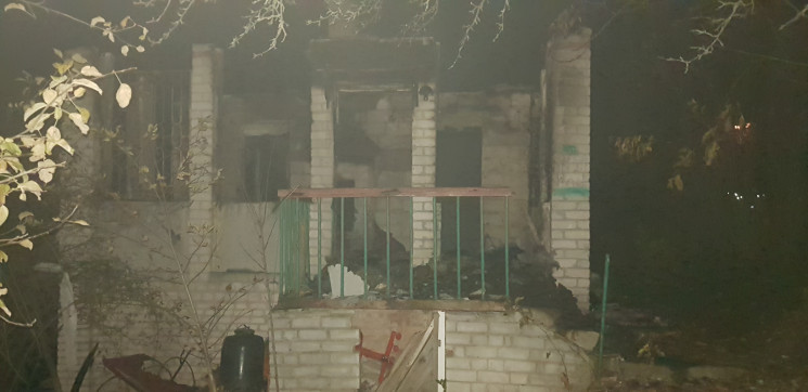 На Харьковщине ночью сгорел дачный дом…