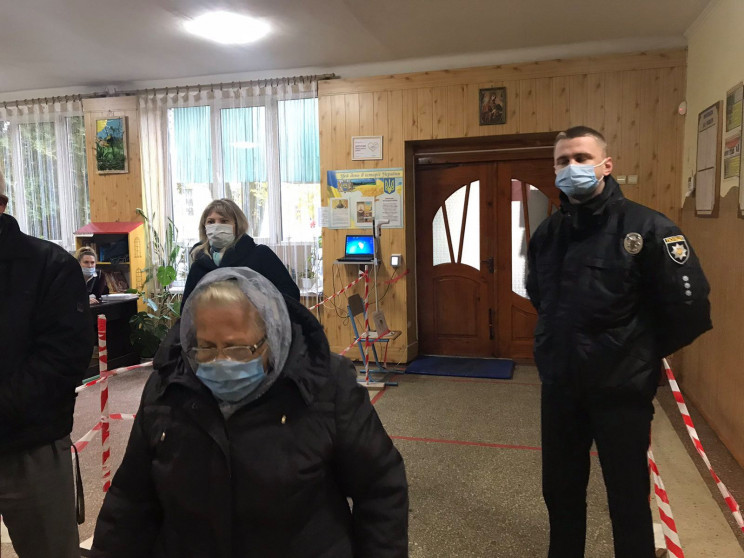 Выборы: Полиция Львовщины перешла на уси…