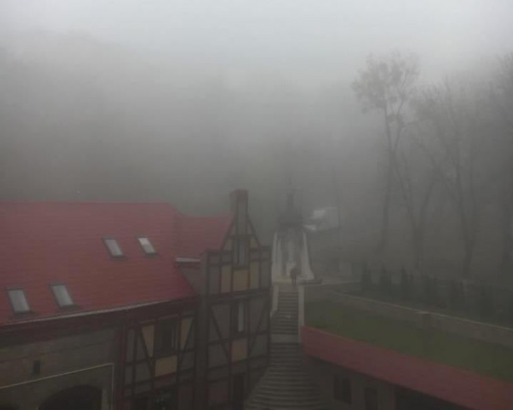 Львівщину огорнув густий туман (ФОТО)…