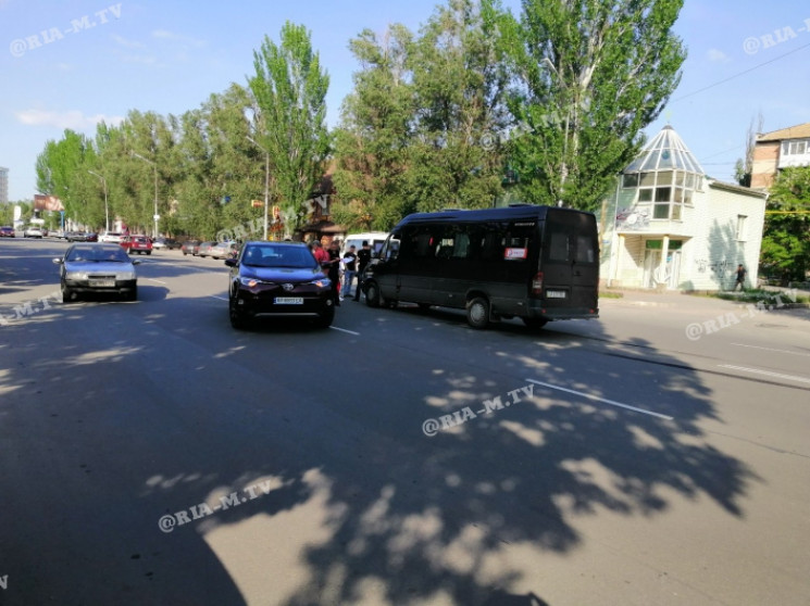 В Мелитополе маршрутка с пассажирами поп…