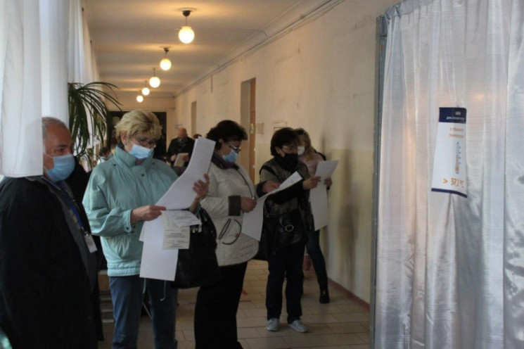 На Дніпропетровщині з сейфу виборчої діл…