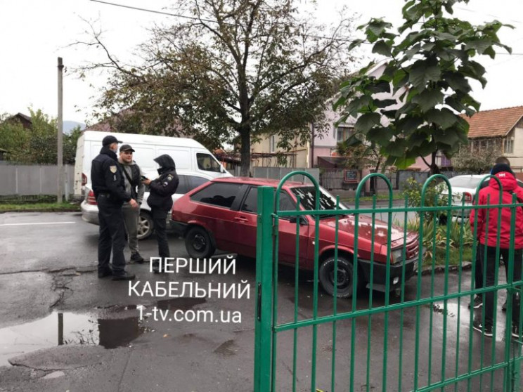 У Мукачеві поліція з'ясовує, чи роздавал…