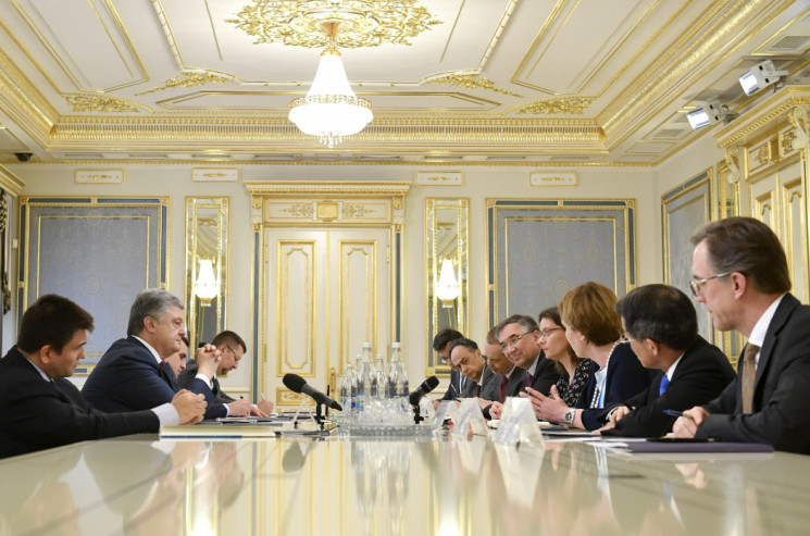 Посли G7 подякували Порошенку за українс…