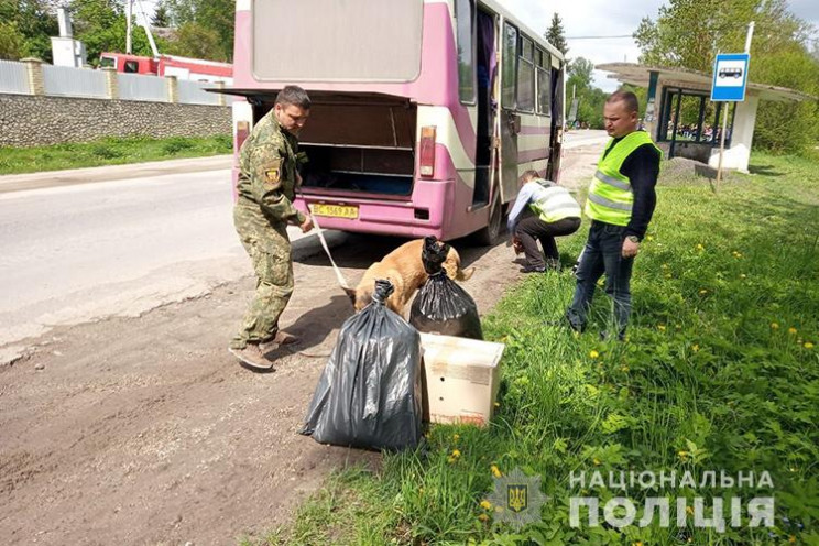 На Тернопільщині "замінували" рейсовий а…