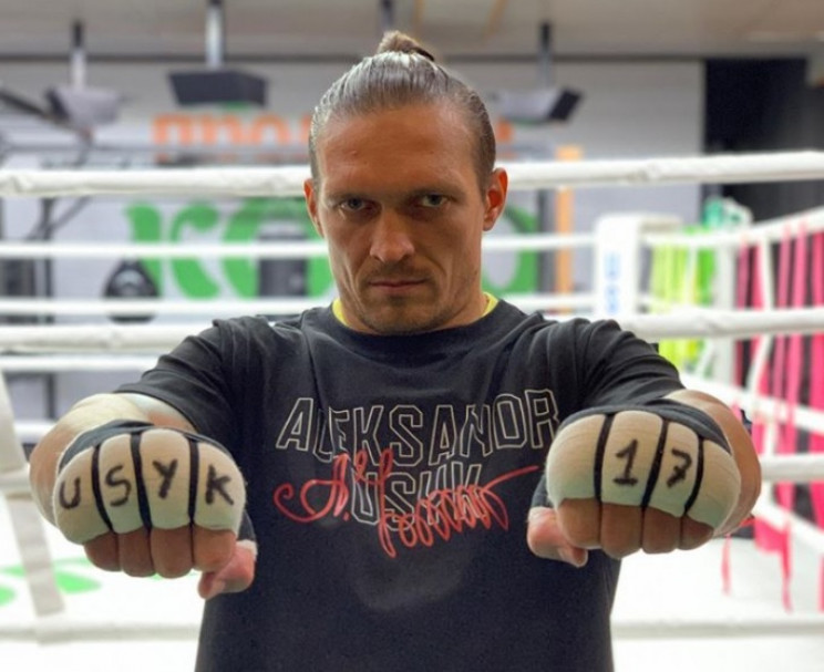 В Україні залякують зіркового боксера Дж…