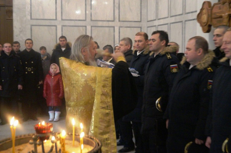 В Крыму умер от COVID-19 священник-пособ…