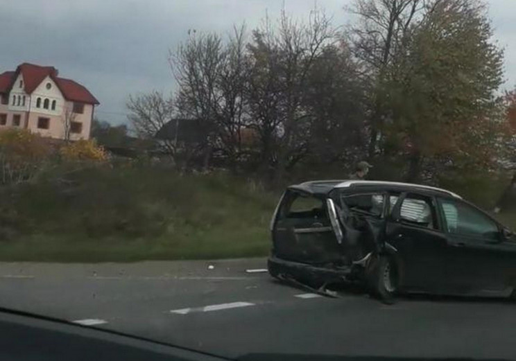 ДТП біля Стрия: Один автомобіль злетів з…