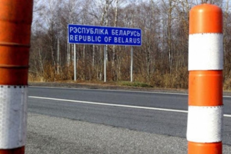 Білорусь закрила кордони з Україною, Лит…