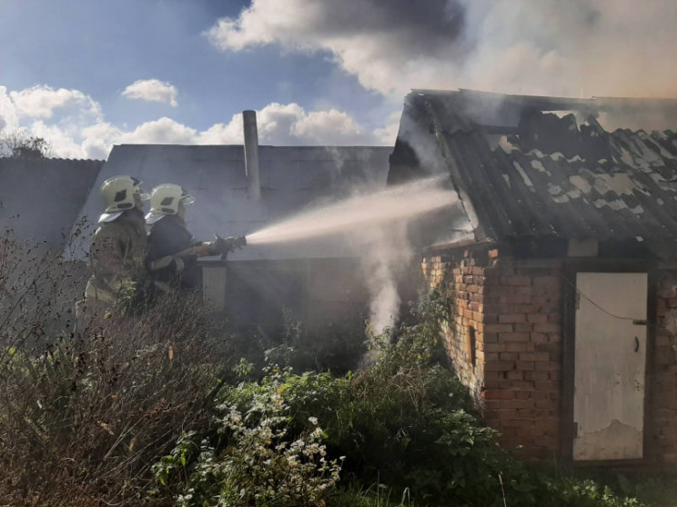 Пожежники врятували від вогню будинок на…