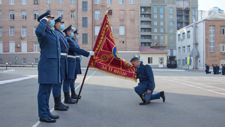 В Харькове университет Воздушных Сил вып…